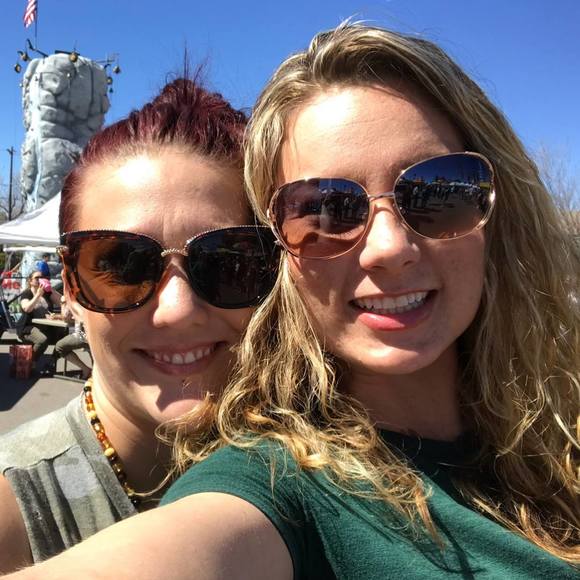 Meet your Posher, Amanda - Picture 1 of 1